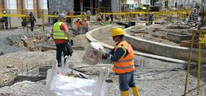 Las obras del tranv&iacute;a avanzan en varios sectores de la ciudad. Los trabajadores de la empresa francesa realizan diferentes labores.