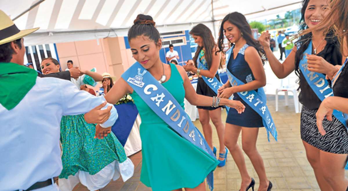 La &lsquo;alegr&iacute;a del mantense&rsquo; es parte de la promoci&oacute;n que realiza el Municipio de la ciudad, que ayer present&oacute; su agenda de la temporada. Foto:  Rodolfo P&aacute;rraga / El Tel&eacute;grafo
