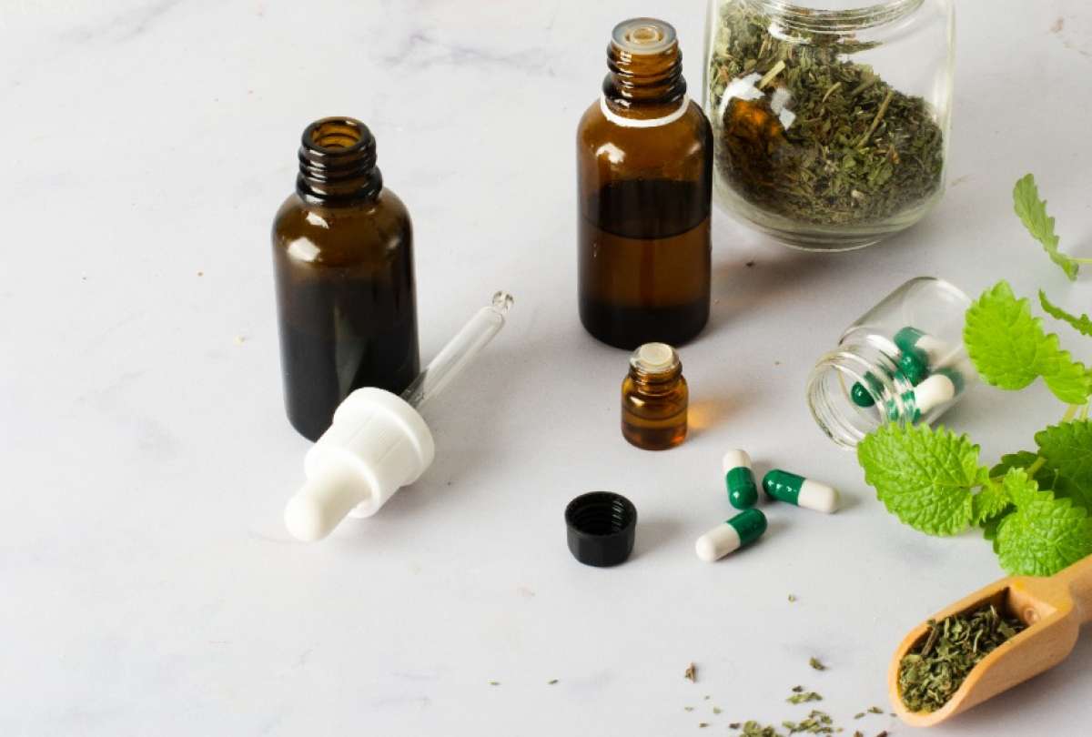 Arcsa clausuró una farmacia en Santa Elena con productos sin registro sanitario.