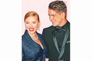 Johansson y el periodista franc&eacute;s Dauriac son pareja desde el 2012.