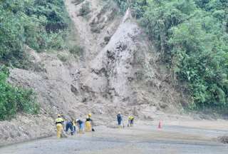 Las lluvias y el mal tiempo provocan cierres en las carreteras, especialmente en las vías del sur del Ecuador.