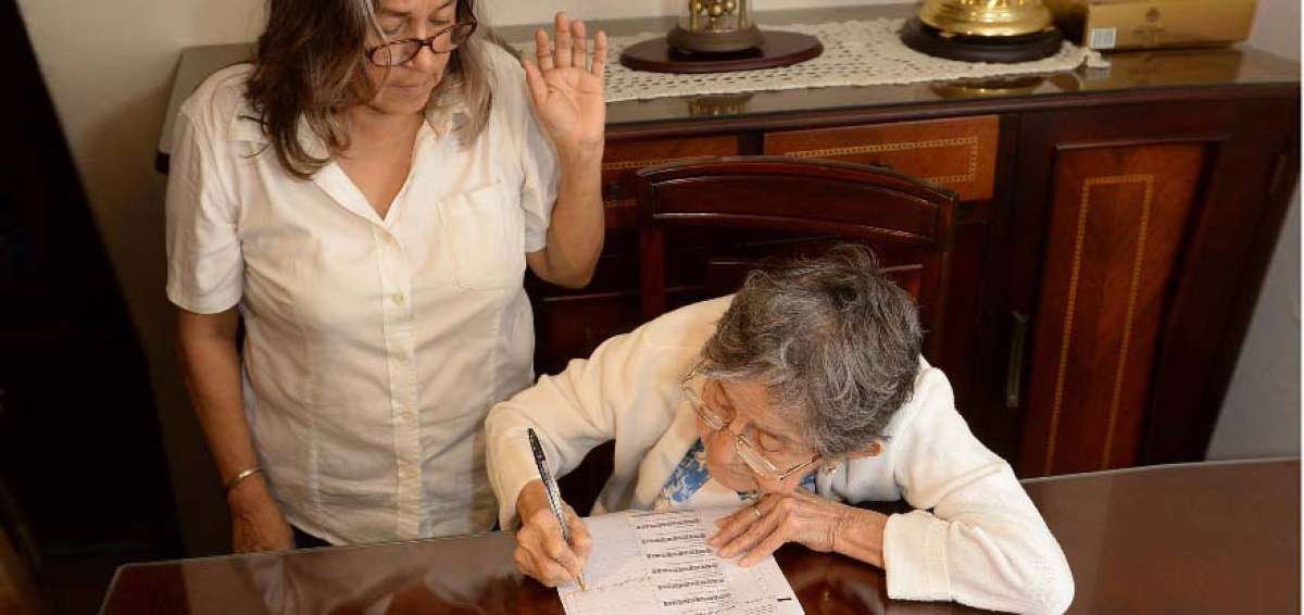 Targelia  Mel&eacute;ndres, de 90 a&ntilde;os, fue la primera en sufragar ayer en Guayas, la provincia con mayor cantidad de votantes en el pa&iacute;s.