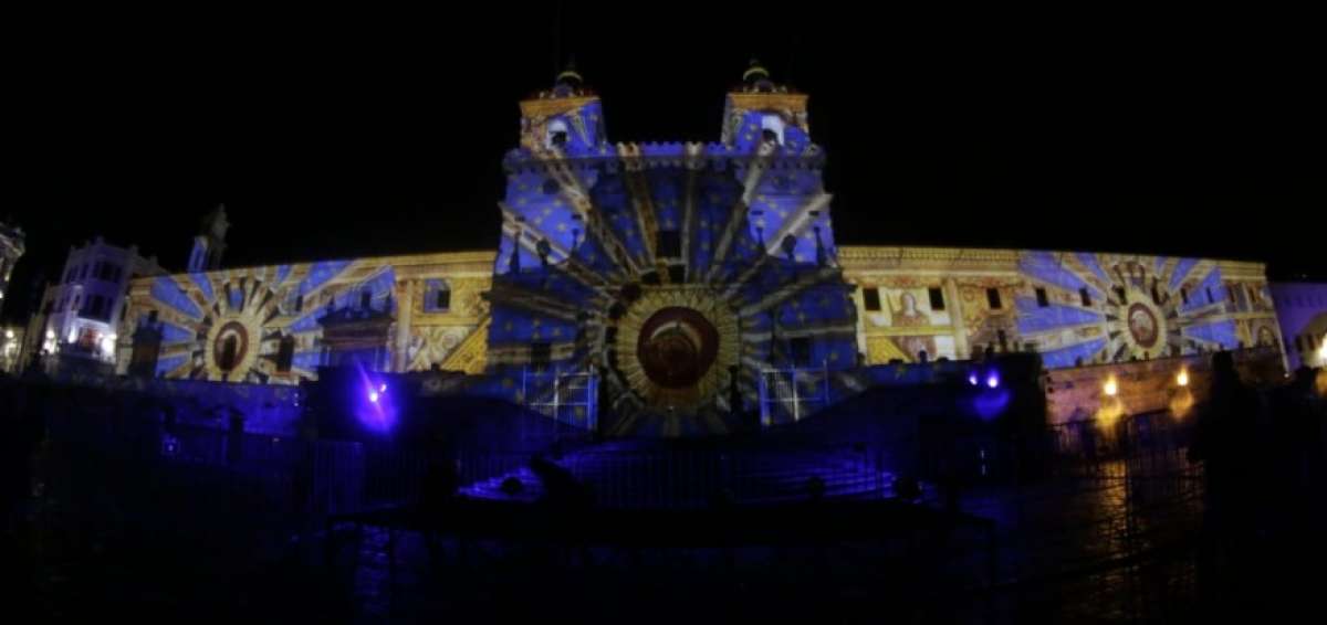 Quito ilumina diecis&eacute;is monumentos en tercer Festival de la Luz