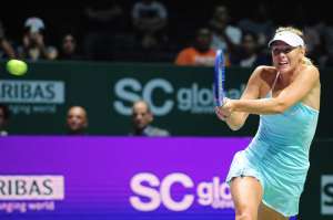 Sharapova tuvo que remontar un primer set perdido, en el que se not&oacute; su falta de ritmo debido a que apenas ha jugado al tenis desde mediados de a&ntilde;o. Foto: AFP