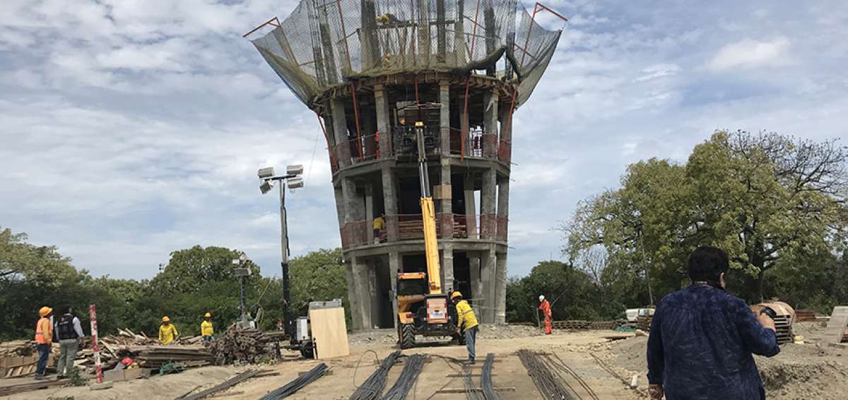La obra de la torre de control  del aeropuerto local -que ser&aacute; de nueve pisos (36 metros el doble de la anterior)- estar&aacute; lista en diciembre.
