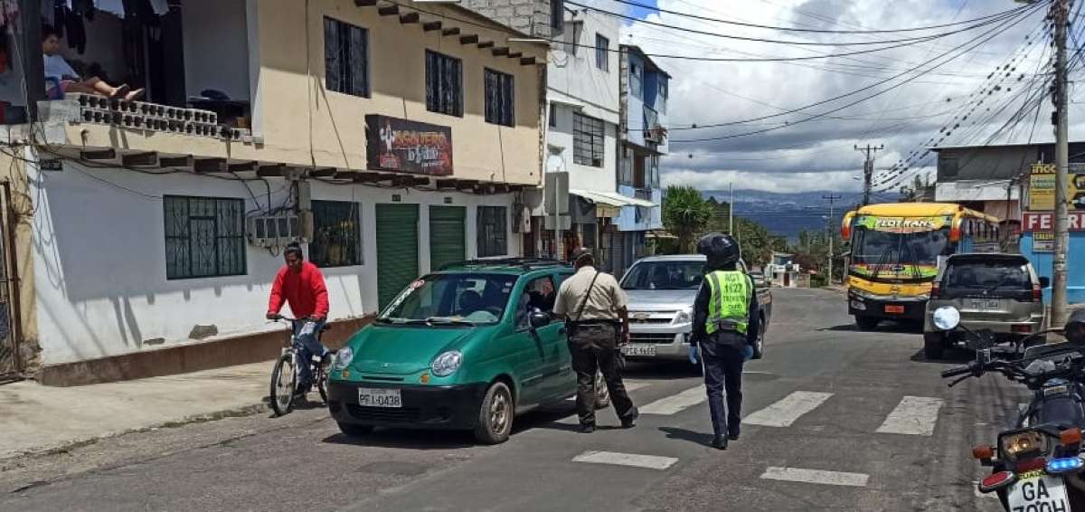 10.001 ciudadanos multados por irrespetar toque de queda