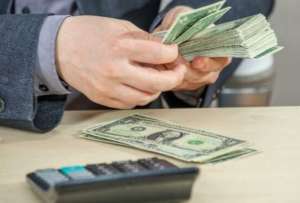 ¿Cuánto deben pagarte si trabajas en el feriado?