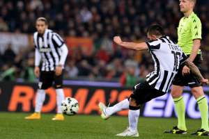 Fiorentina sorprende a la Juventus y se acerca a la final de Copa