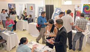 Cerca de 150 microempresarios locales de distintos sectores conocieron ayer c&oacute;mo acceder a cr&eacute;ditos y planes de financiamiento. Foto: Miguel Castro / El Tel&eacute;grafo