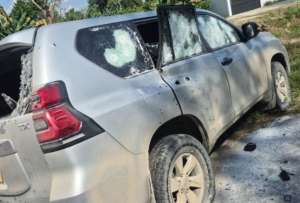 Emboscan a tiros camioneta de la caravana del senador colombiano Jairo Castellanos 