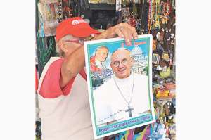 Las parroquias ya ofrecen un &lsquo;kit especial&rsquo; en $ 5 para recibir a Francisco 