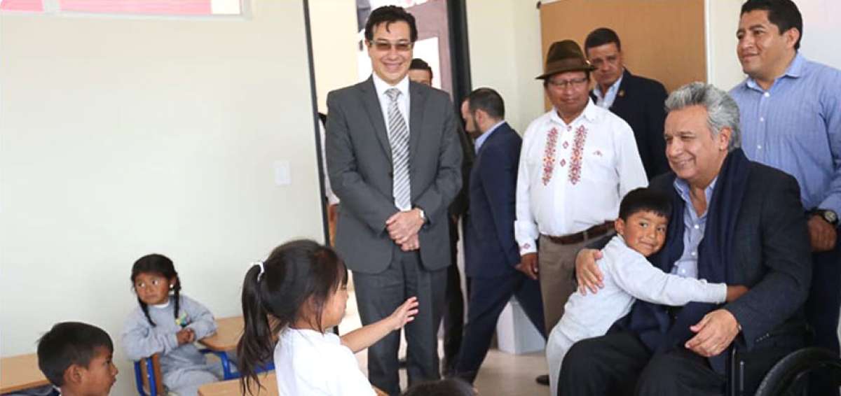 Los alumnos de la Unidad Educativa Guachal&aacute;-Mitad del Mundo interactuaron con el Primer Mandatario.