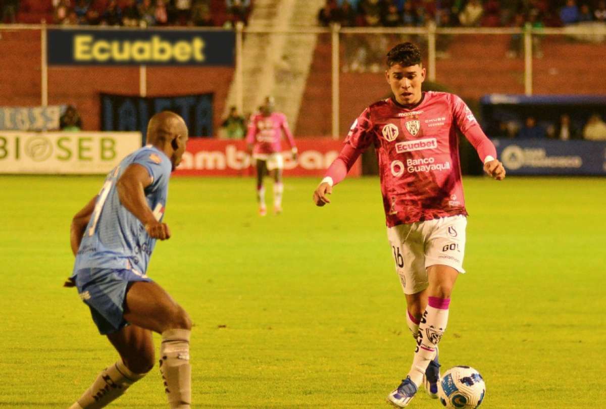 Independiente, donde juega el joven talento Kendry Páez (der.) es el favorito para clasificarse a la final de la LigaPro.