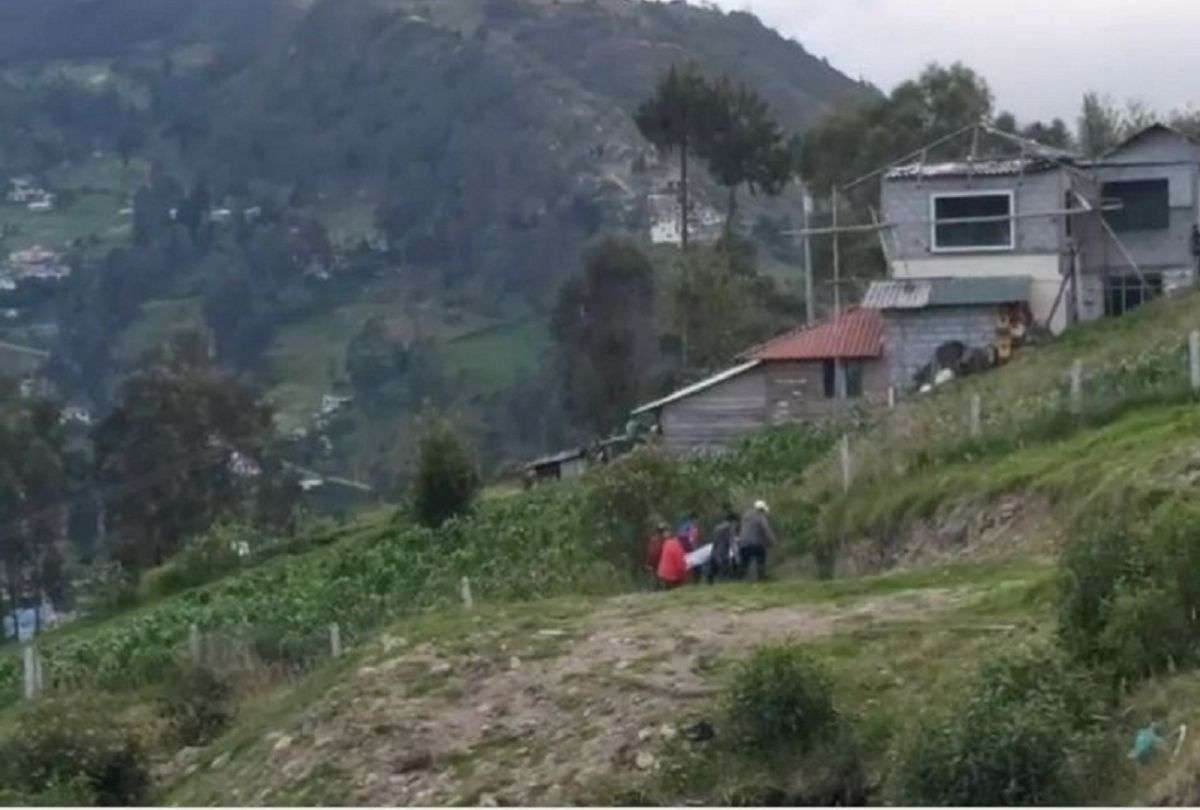 Una mujer y sus dos hijos fueron hallados sin vida en Cuenca