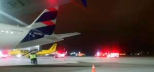 Suspenden vuelo hacia Florida por mal olor