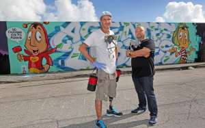 Chespirito es recordado en un mural de Miami