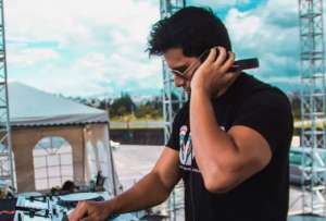Juan Pablo Lathrell, el DJ que abrió el concierto de Bad Bunny y Daddy Yankee