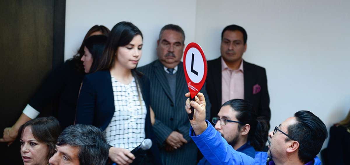 Cada ronda de ofertas dura 20 minutos, m&aacute;ximo. Para la jornada en Quito se inscribieron 22 oferentes.