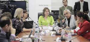 El presidente del Congope, Gustavo Baroja, explica a la comisi&oacute;n el alcance de la propuesta de reformas de esta organizaci&oacute;n.