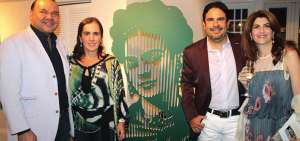 Ernesto Weisson y Roberto Cort&eacute;s, acompa&ntilde;ados de sus se&ntilde;oras, tienen que responder por una estafa millonaria.