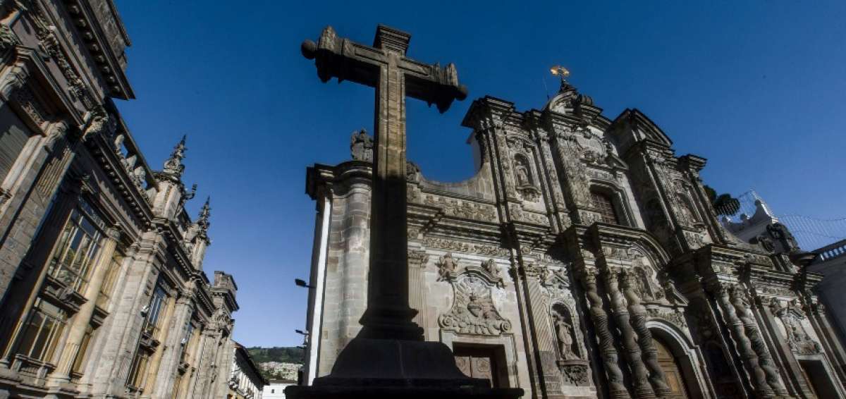 El Centro Hist&oacute;rico de Quito es uno de los sitios tur&iacute;sticos m&aacute;s visitados por los extranjeros que llegan al pa&iacute;s.   