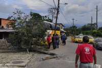 Tres heridos tras accidente de un bus interprovincial en la ruta Quito - Tena