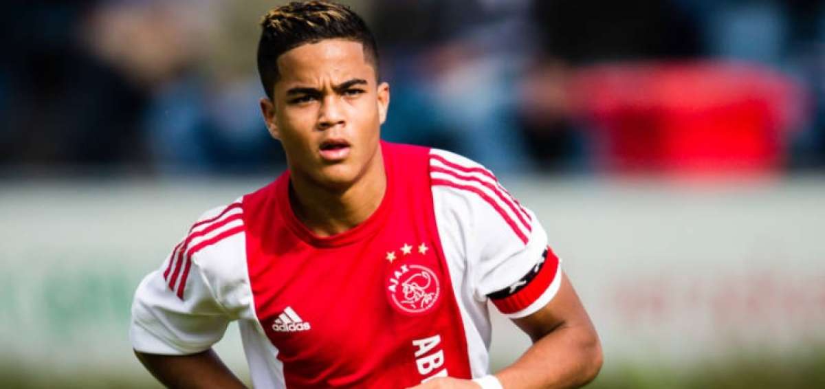 Justin Kluivert, casi tan precoz como su padre