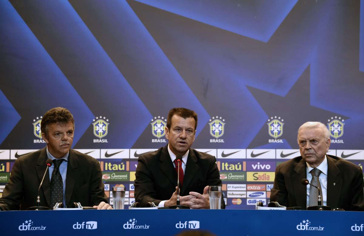 Dunga descarta un cambio radical en la selecci&oacute;n brasile&ntilde;a