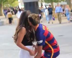 Un falso Neymar roba besos en Londres (V&iacute;deo)
