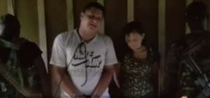 Alias "Guacho" envi&oacute; a las autoridades de Ecuador un video en el que se muestra a una pareja secuestrada y que se presume est&aacute; en Colombia. 