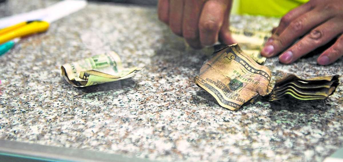El cambio del papel moneda deteriorado no tiene costo para el usuario.