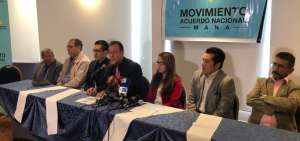 Miembros de una facci&oacute;n de MANA "expulsaron" simb&oacute;licamente a los corre&iacute;stas del movimiento.
