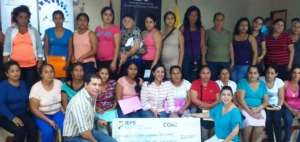 IEPS entrega 61 CDH a gremio de emprendedoras manabitas
