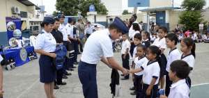 La celebraci&oacute;n de la FAE se realiz&oacute; en las instalaciones de la escuela fiscal Luis Felipe Hern&aacute;ndez Tello, en el sector de la Isla Trinitaria, sur de Guayaquil.