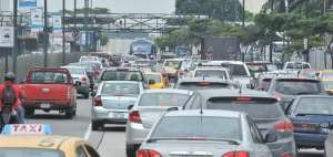 Cierre de la Avenida de las Am&eacute;ricas gener&oacute; congestionamiento vehicular en Guayaquil