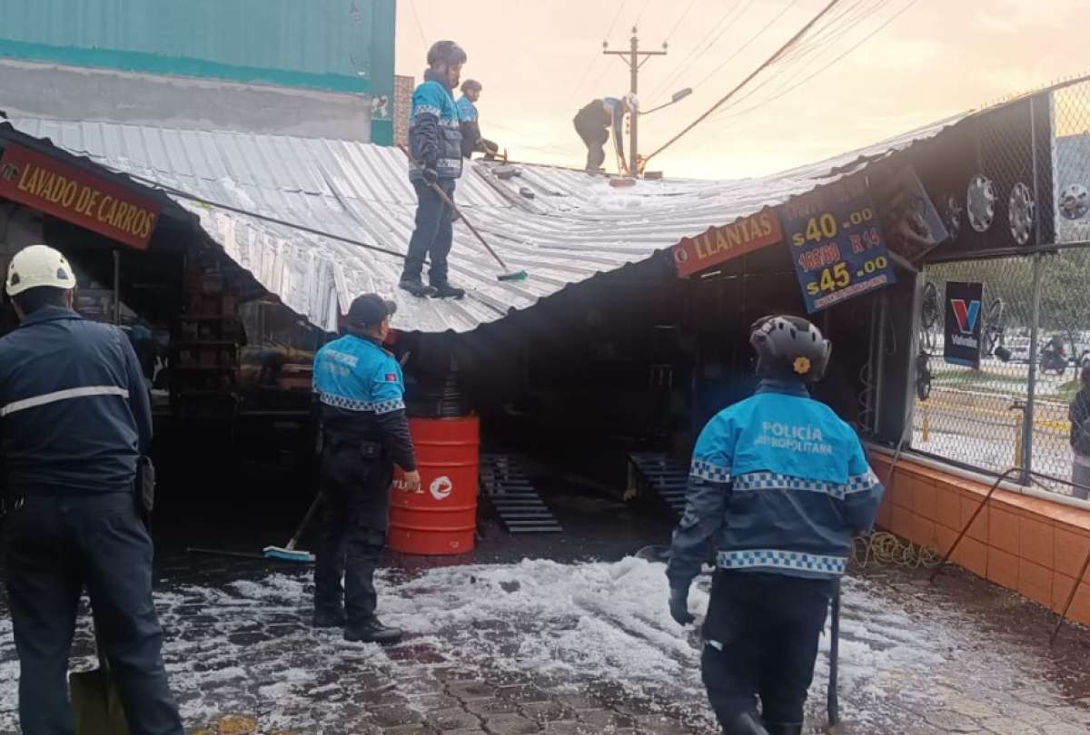 El Municipio de Quito reportó daños en viviendas y negocios, tras las lluvias del martes 2 de agosto.