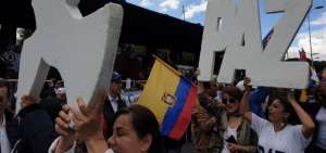 Ciudadanos se concentran por segundo d&iacute;a en la Shyris por la paz