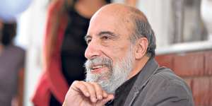 El Premio Nacional de Literatura chileno (2000) dio un recital el domingo pasado, en Librer&iacute;a Tolstoi, de Quito. Daniel Molineros / El Tel&eacute;grafo