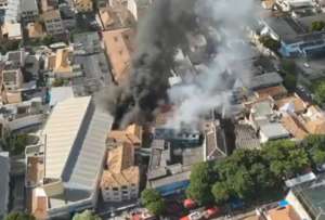 El incendio consumió toda la fábrica