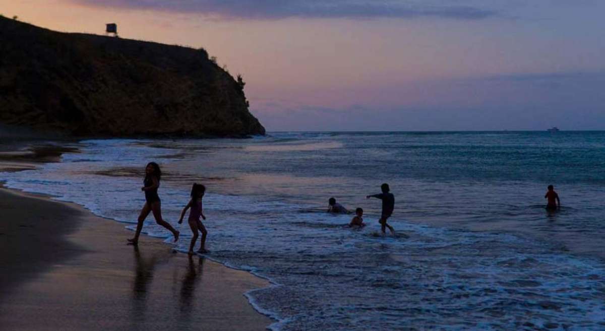 La playa La Ti&ntilde;osa, en San Mateo, es uno de los lugares m&aacute;s visitados. Es un punto donde se captan im&aacute;genes atractivas.