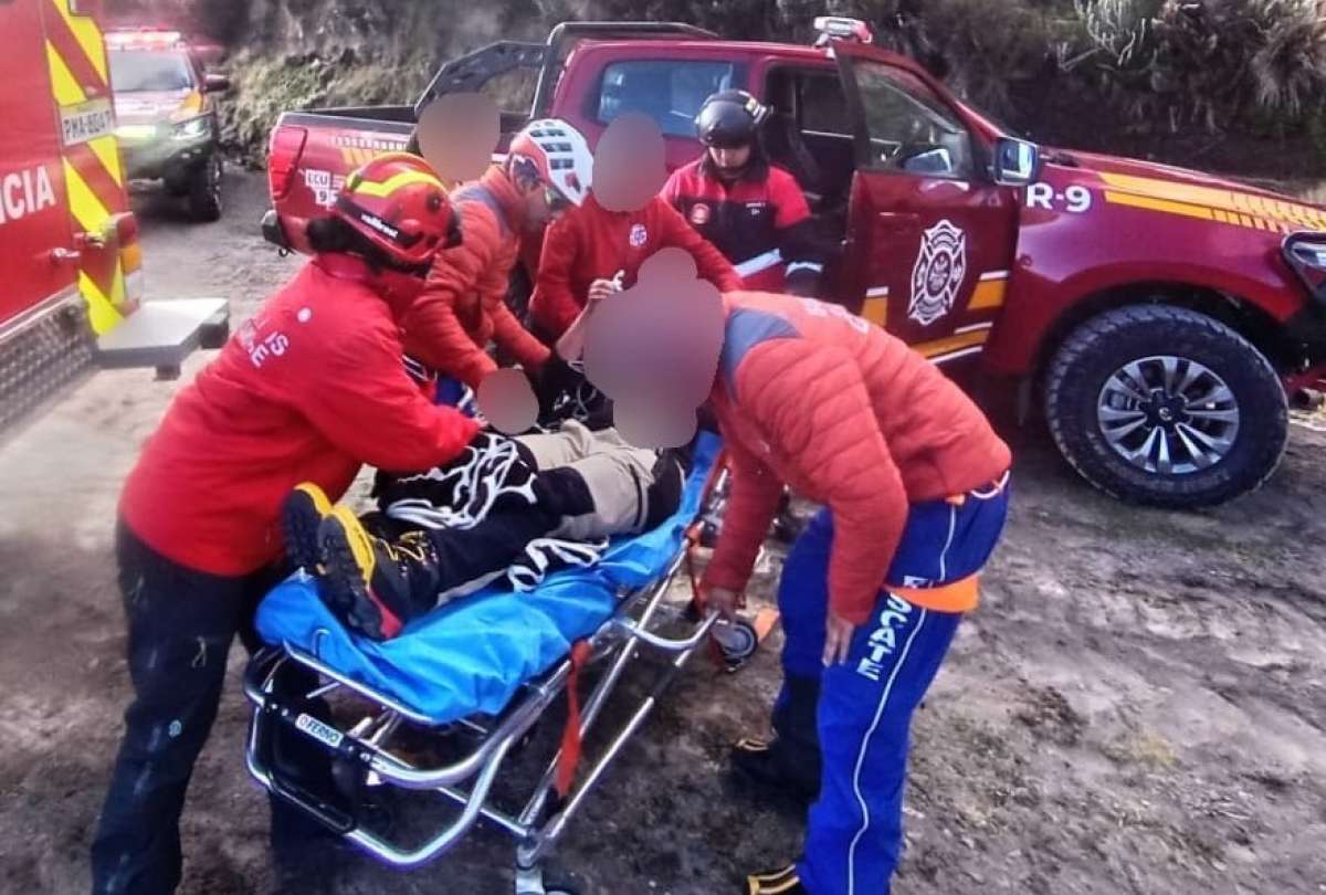 Tragedia en el Cayambe: accidente en grieta deja un fallecido y un herido