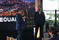 Ejecutivos de la compañía tecnológica durante la inauguración de sus oficinas en Quito.