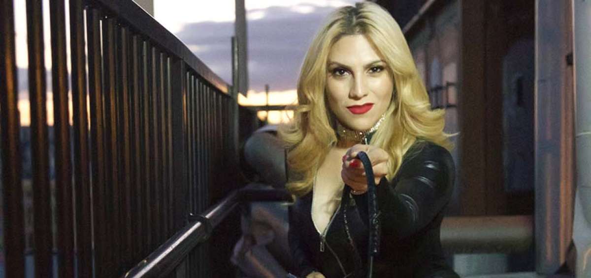 Vanessa la Verduga, residente en Estados Unidos, incursiona en varios formatos art&iacute;sticos, pero los principales son la m&uacute;sica y la actuaci&oacute;n.