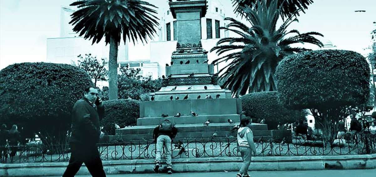 A mediados de la tarde de este lunes, el parque Juan Montalvo, en el centro de la capital tungurahuense, luc&iacute;a ordenado y limpio.