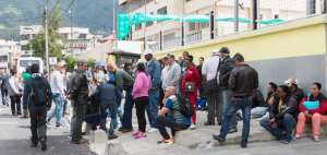 En los exteriores de la Casa del Refugiado se concentraron ciudadanos extranjeros. Hubo resguardo policial.