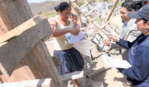 Las autoridades visitaron ayer viviendas en Monte Sina&iacute; para constatar que no se hayan registrado nuevos asentamientos y construcciones irregulares. Foto:  Karly Torres / El Tel&eacute;grafo.