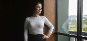 Flora Mart&iacute;nez, actriz y cantante colombo-canadiense