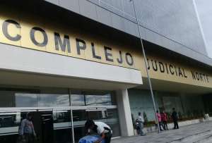 La audiencia por el Caso Villavicencio tuvo que suspenderse en la Unidad Penal Judicial Iñaquito.