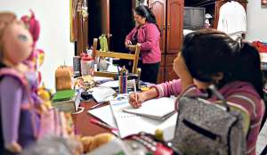 El agitado d&iacute;a de una mujer en su trabajo