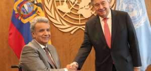 El mandatario ecuatoriano durante su encuentro con el secretario general de la ONU, Ant&oacute;nio Guterres.